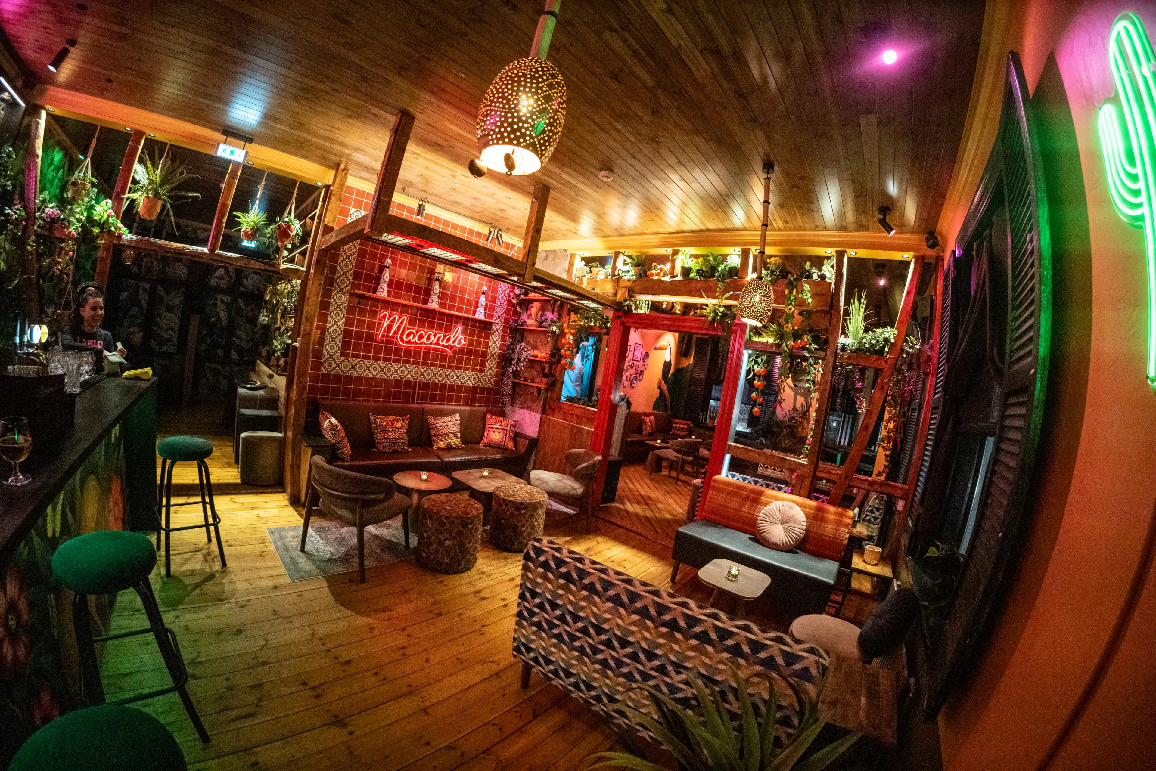 Macondo bar mynd 1